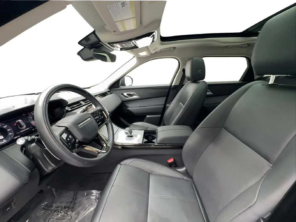 Land Rover Range Rover Velar photo 22