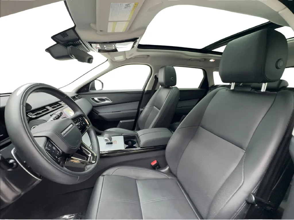 Land Rover Range Rover Velar photo 21