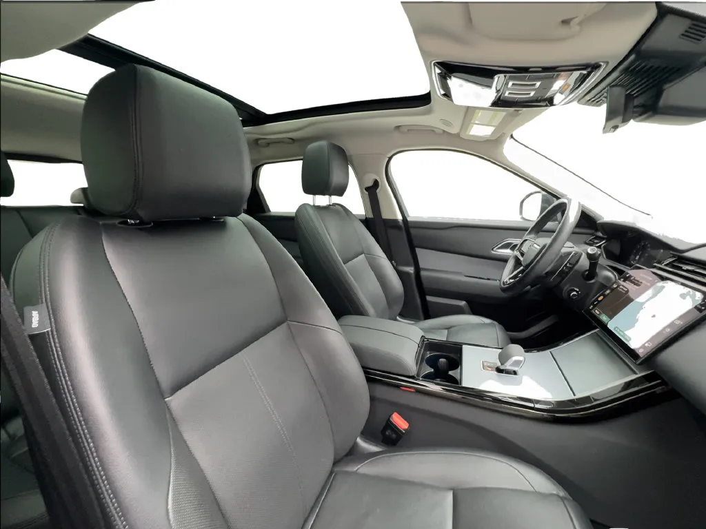 Land Rover Range Rover Velar photo 34