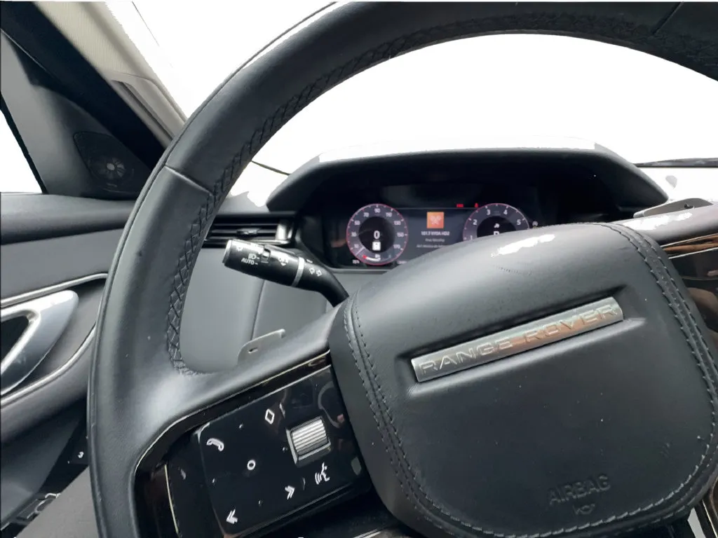 Land Rover Range Rover Velar photo 47