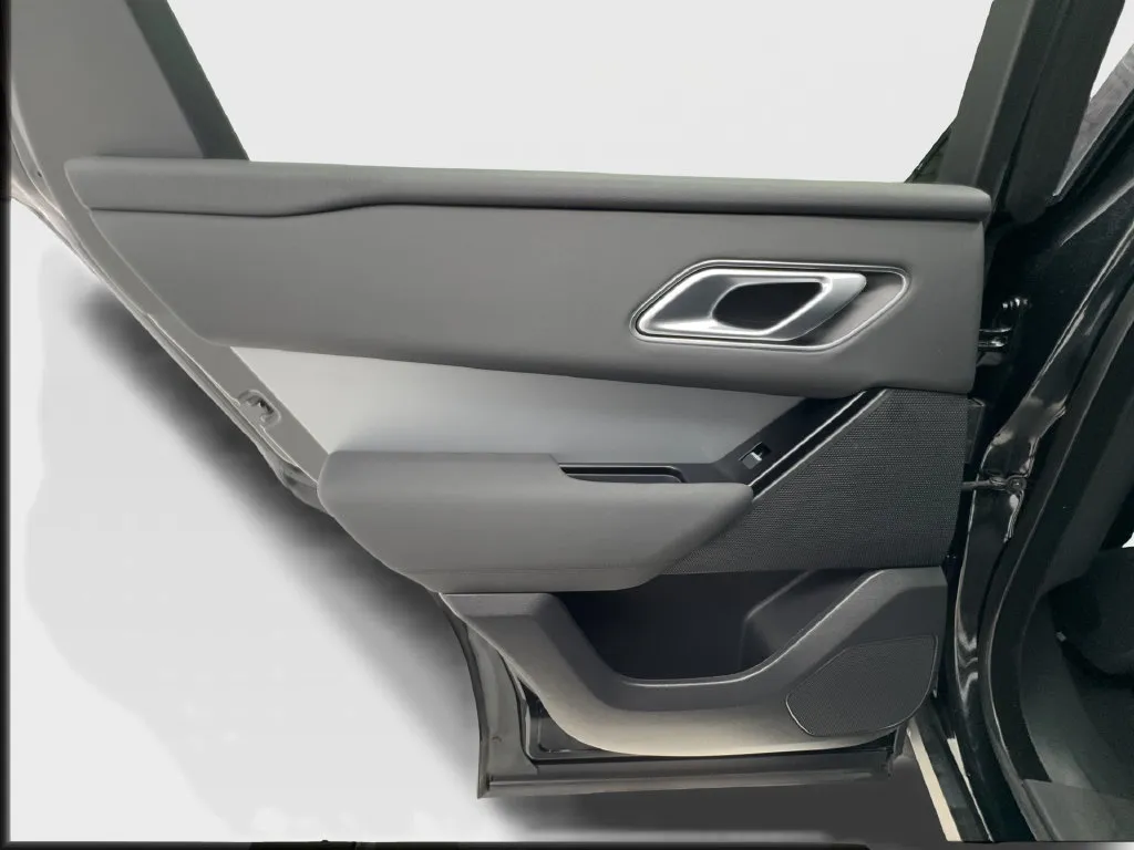 Land Rover Range Rover Velar photo 29