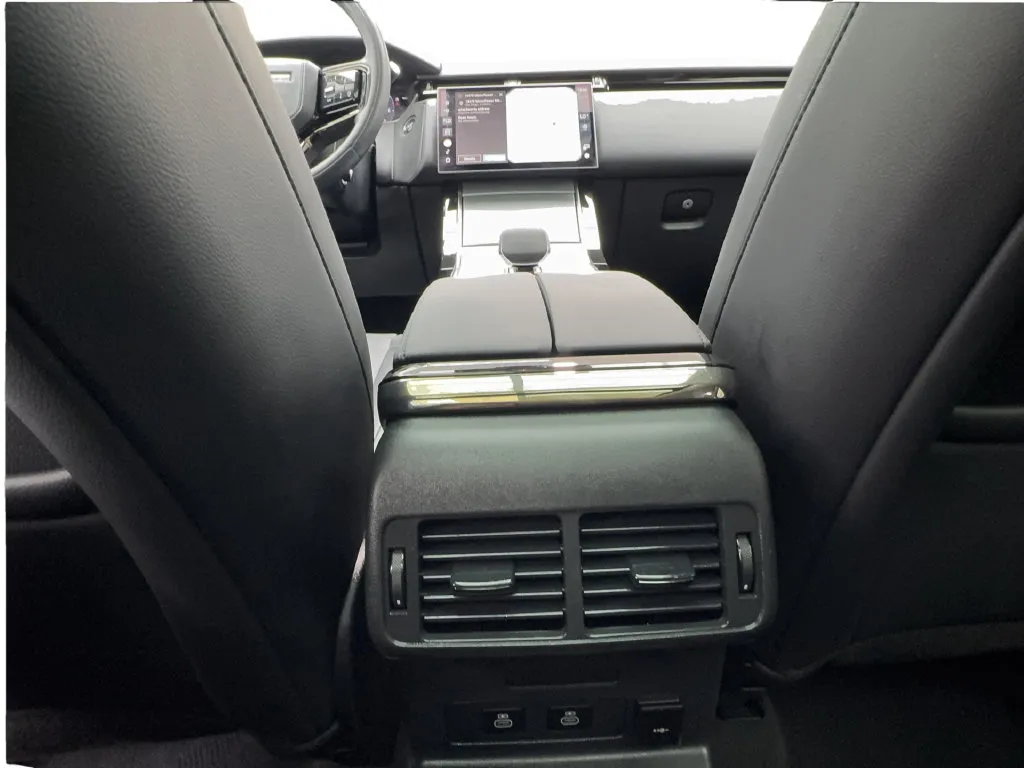 Land Rover Range Rover Velar photo 43