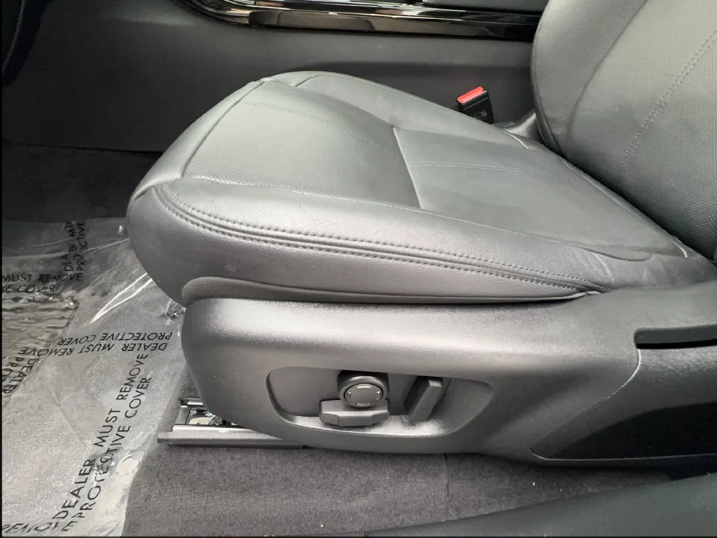 Land Rover Range Rover Velar photo 25