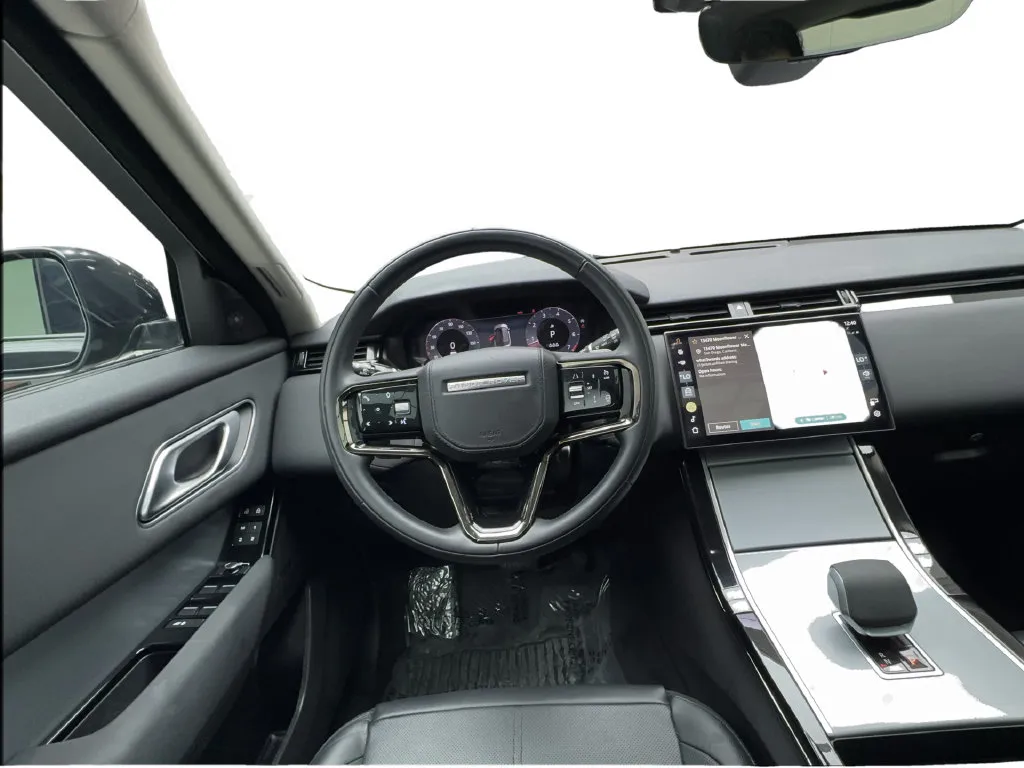 Land Rover Range Rover Velar photo 40