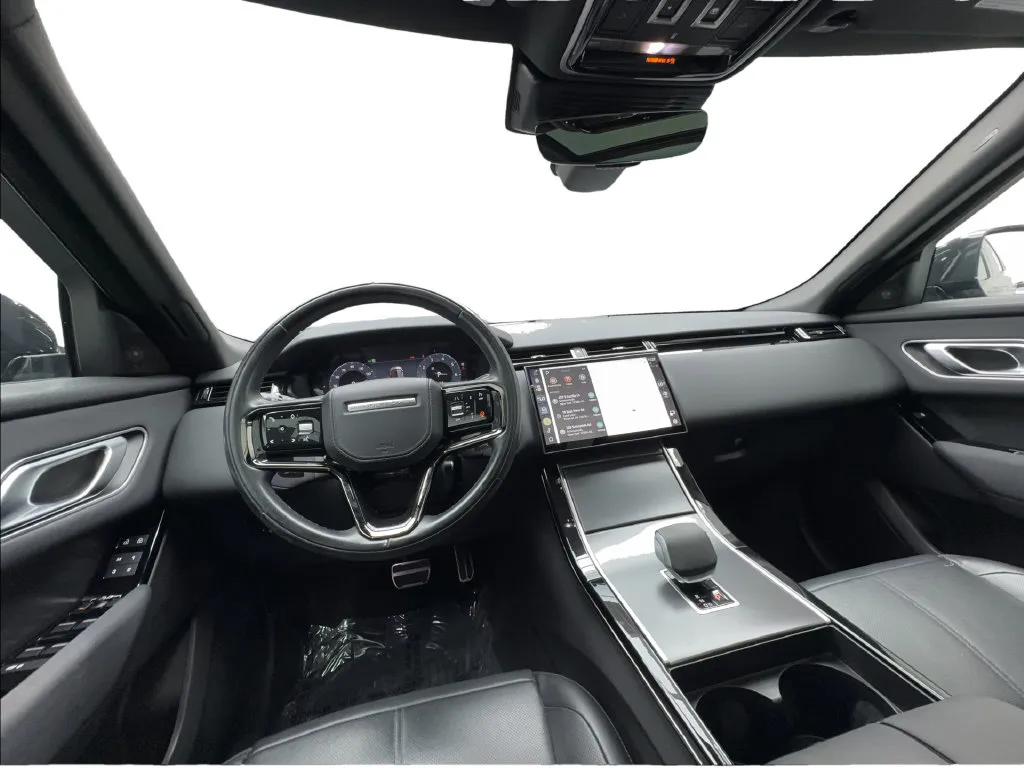 Land Rover Range Rover Velar photo 39