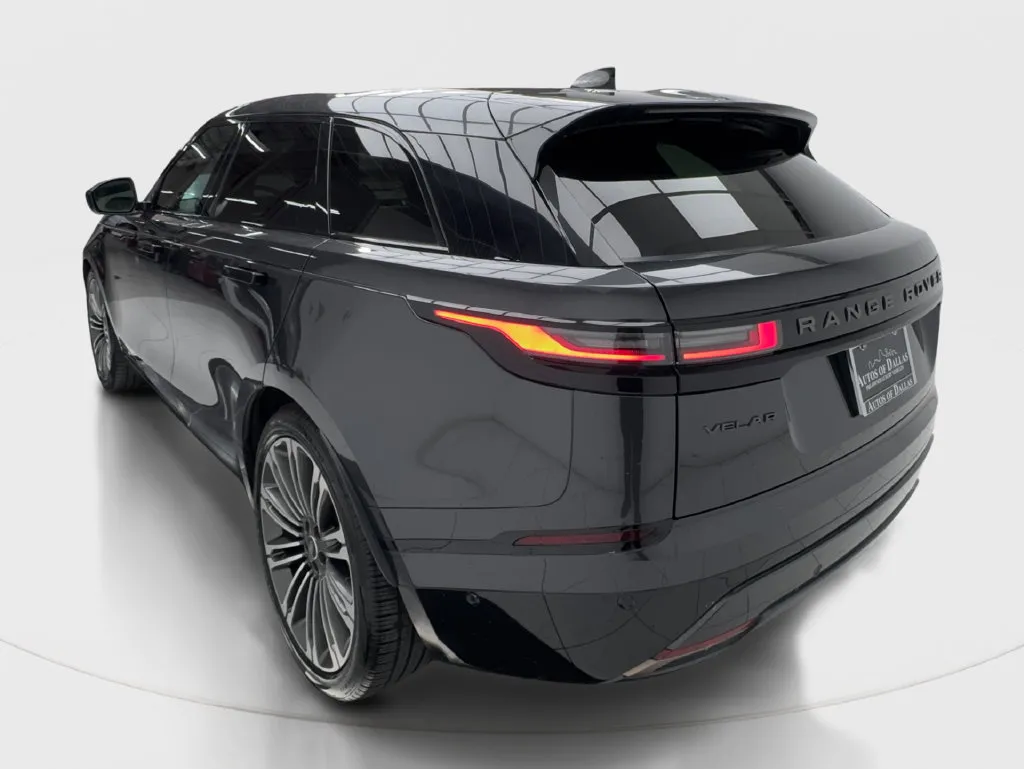 Land Rover Range Rover Velar photo 11