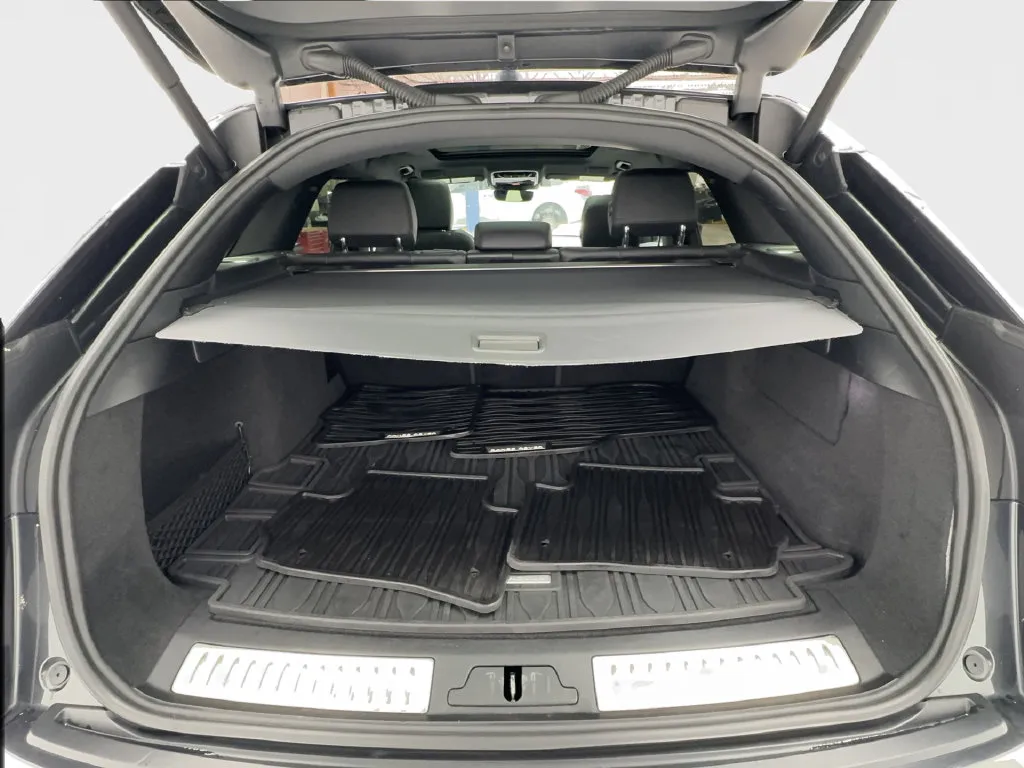 Land Rover Range Rover Velar photo 19