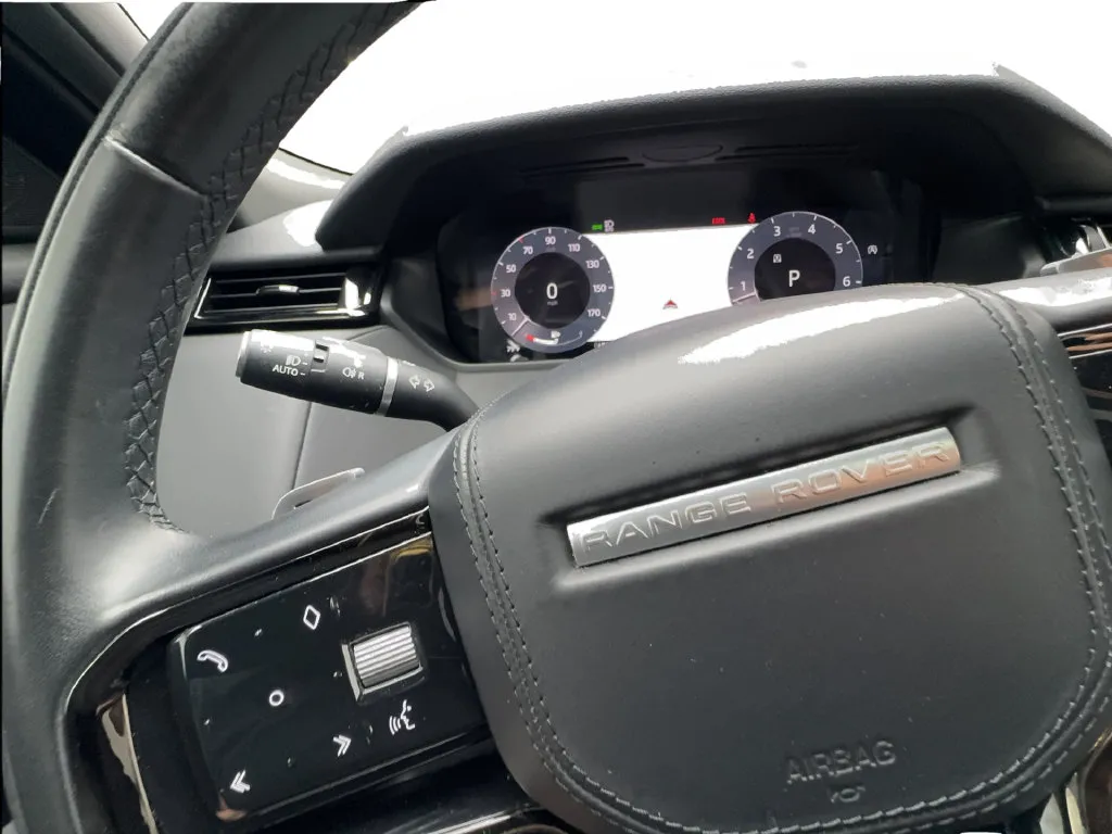 Land Rover Range Rover Velar photo 47