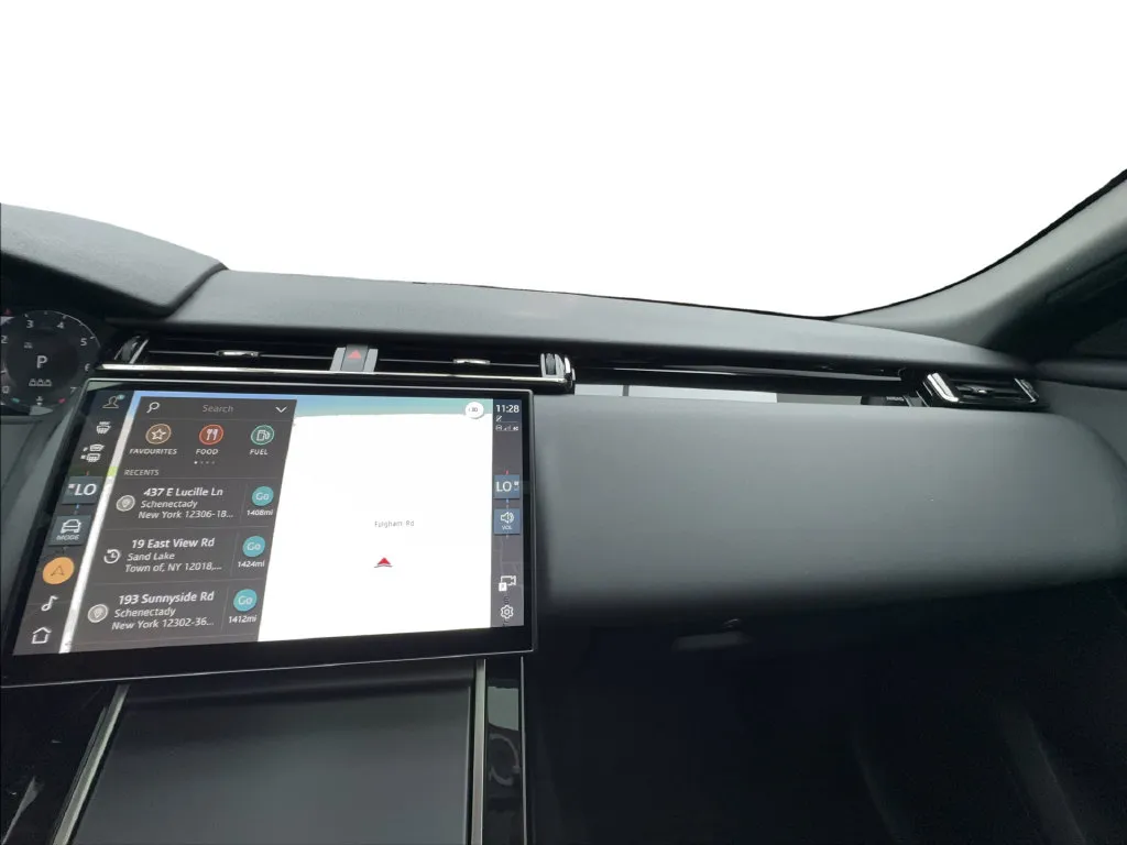 Land Rover Range Rover Velar photo 49