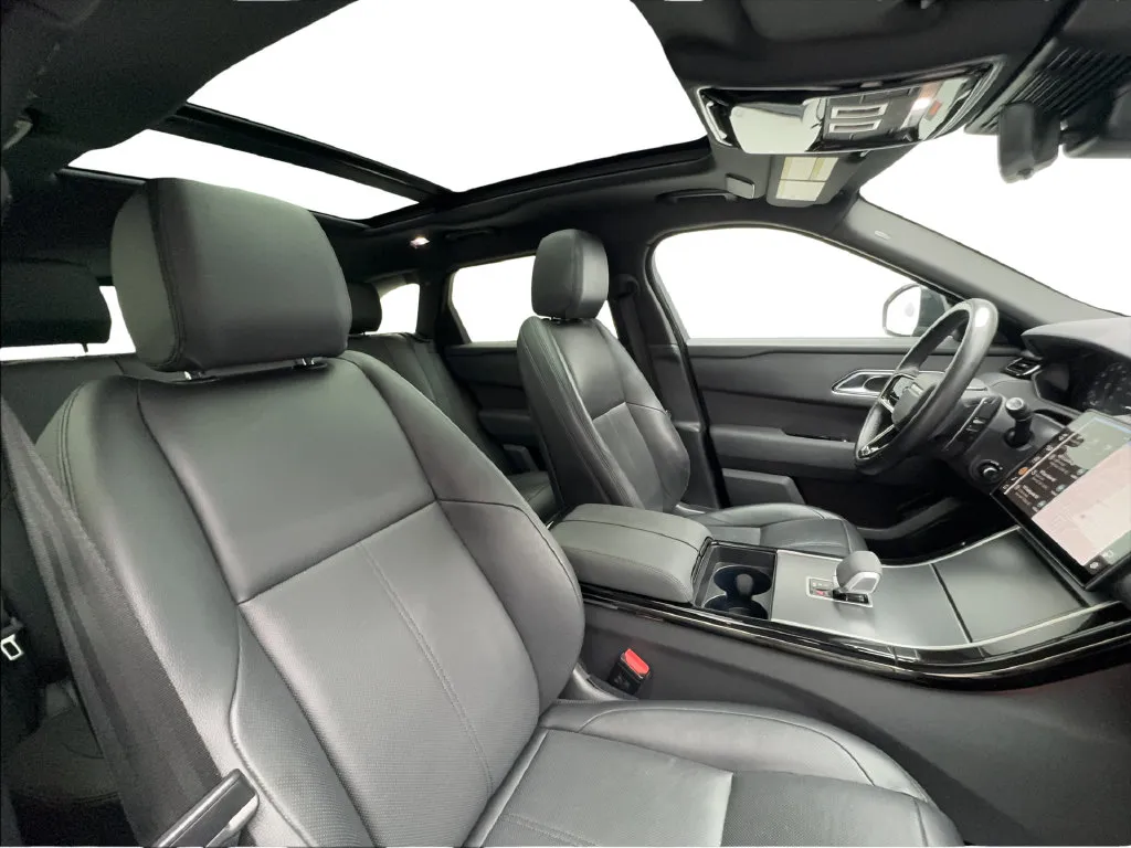 Land Rover Range Rover Velar photo 34