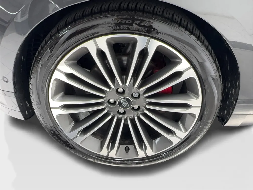 Land Rover Range Rover Velar photo 15