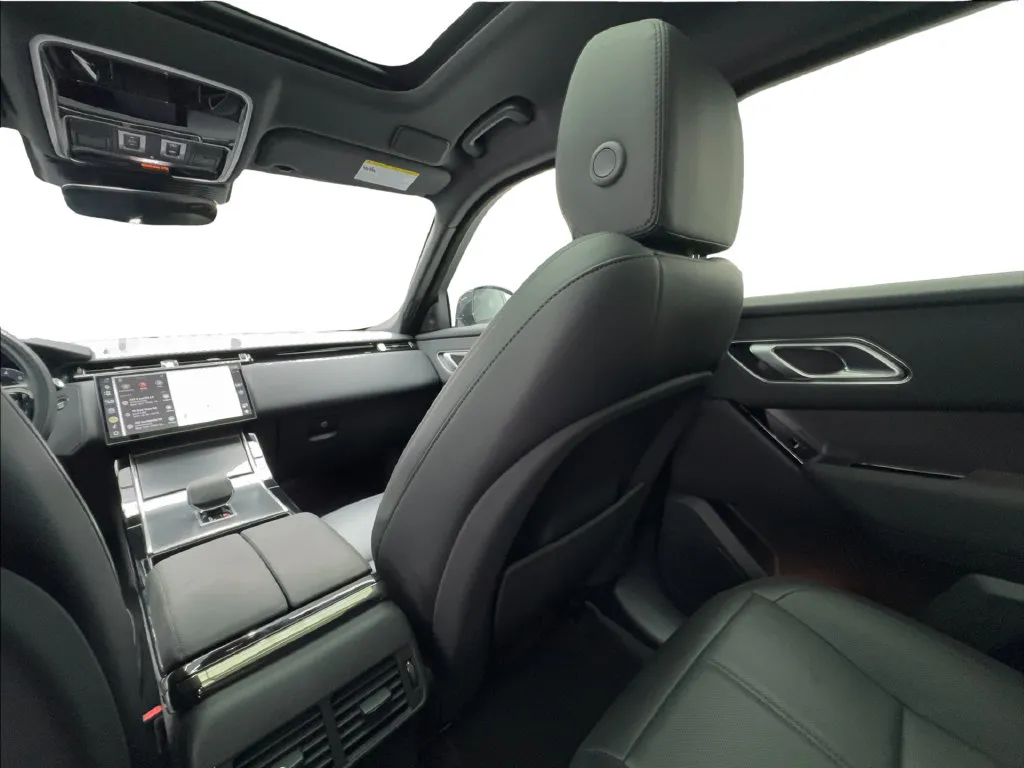Land Rover Range Rover Velar photo 44