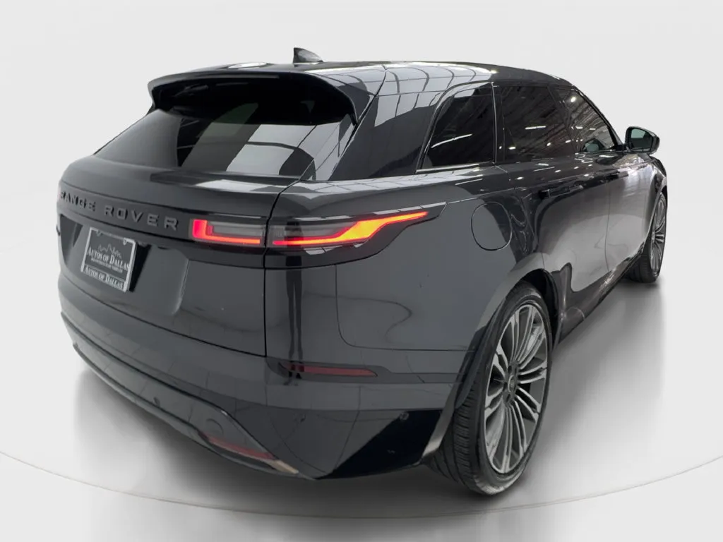 Land Rover Range Rover Velar photo 8