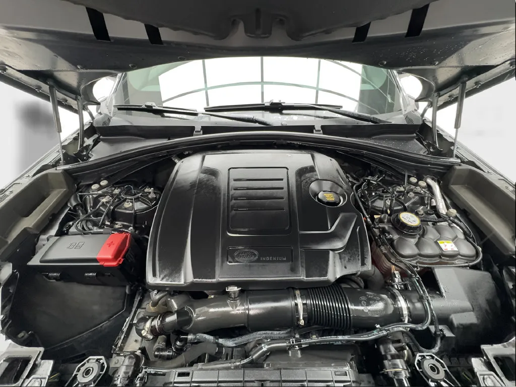 Land Rover Range Rover Velar photo 20