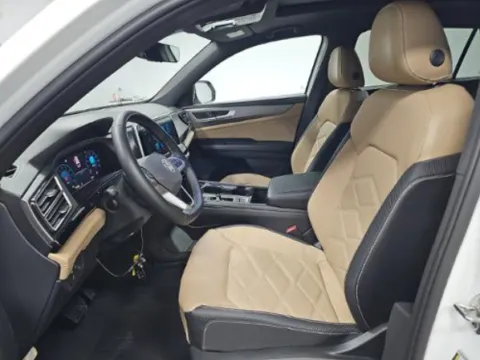 More photos of 2024 Volkswagen Atlas Cross Sport 2.0T SE w/Technology at Autos of Dallas - Plano, TX