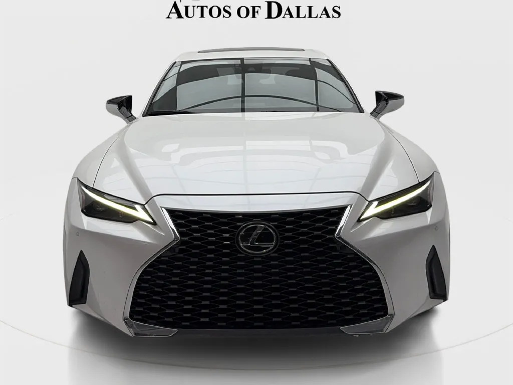 Lexus IS photo 4
