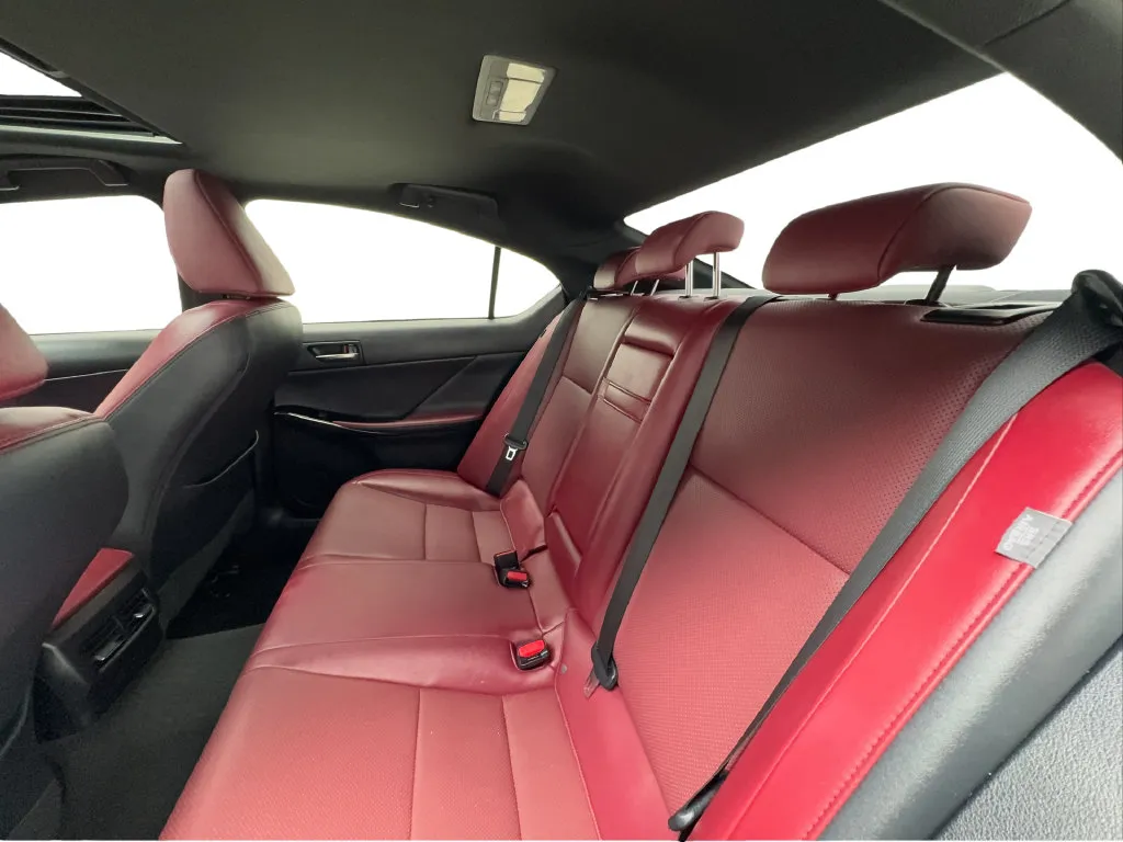 Lexus IS photo 28