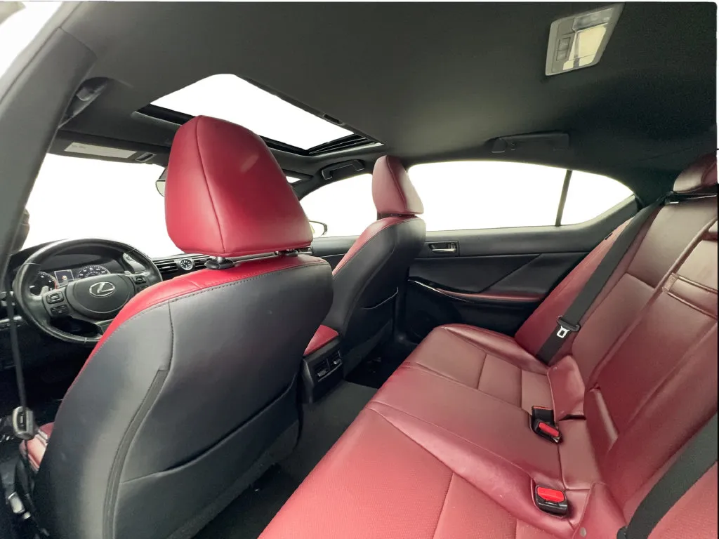 Lexus IS photo 27