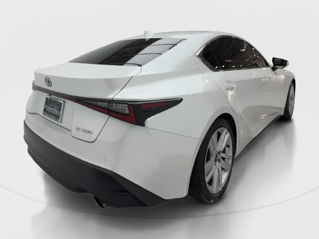 Lexus IS photo 8