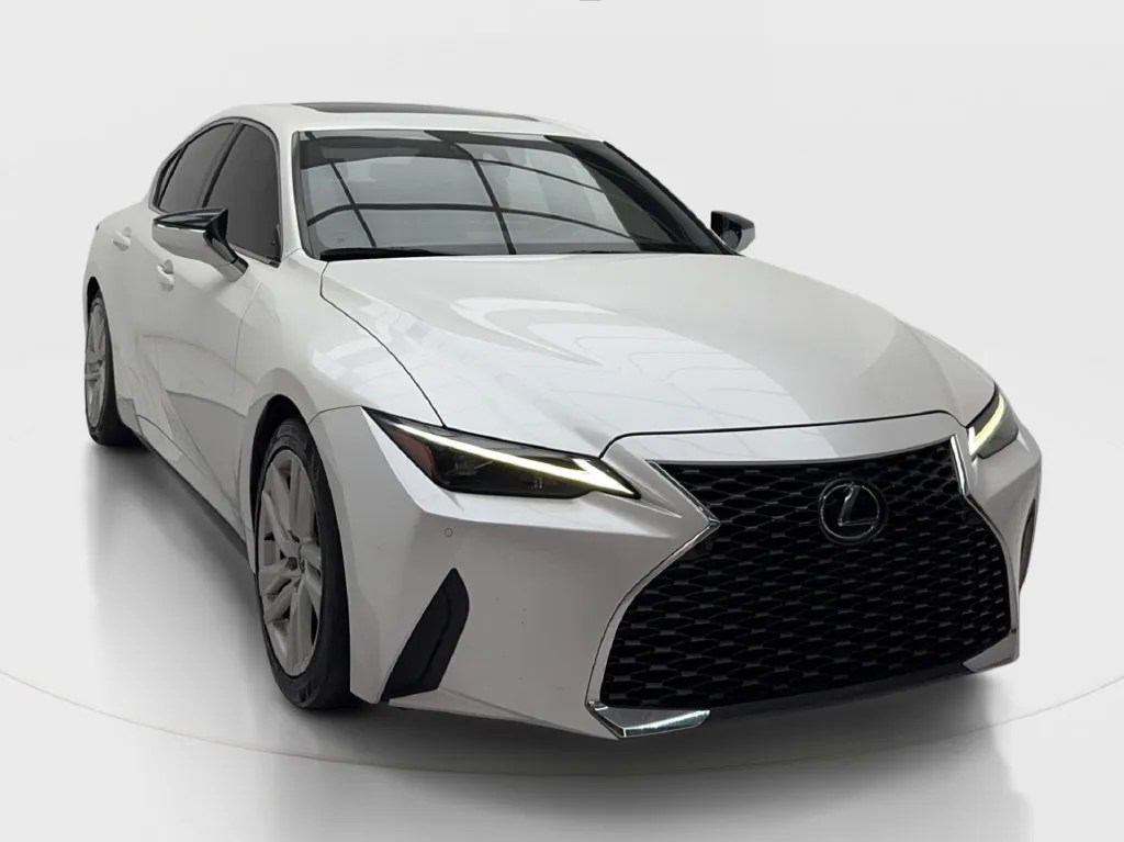 Lexus IS photo 3
