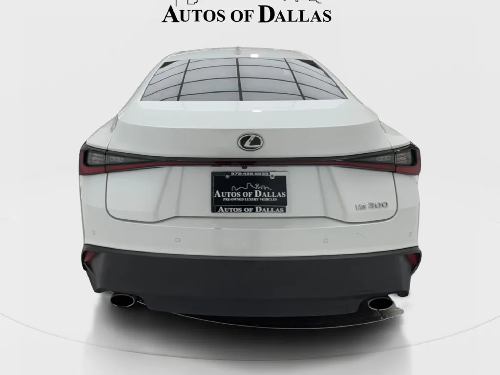 Lexus IS photo 10