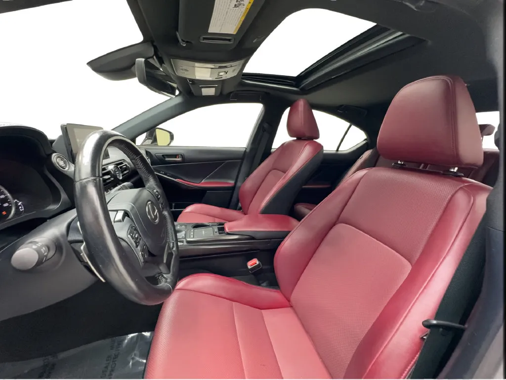 Lexus IS photo 21