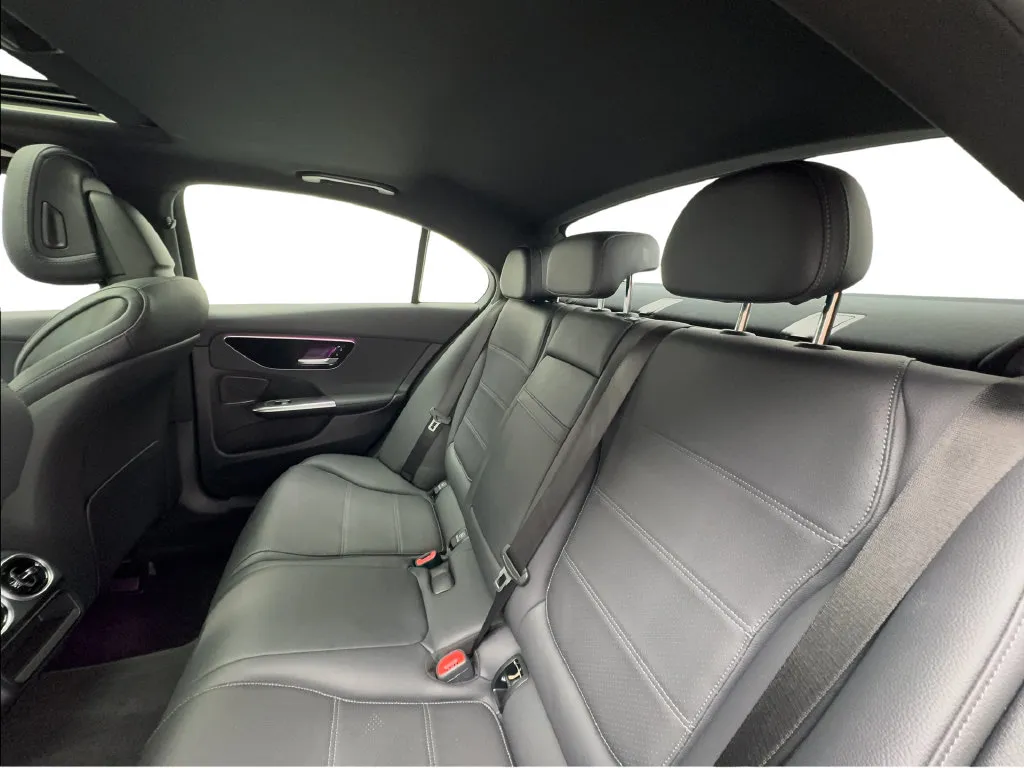 Mercedes-Benz C-Class photo 27