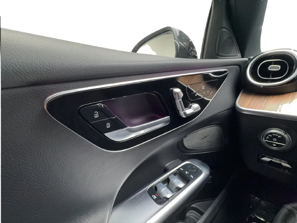 Mercedes-Benz C-Class photo 49