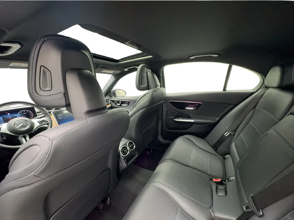Mercedes-Benz C-Class photo 26