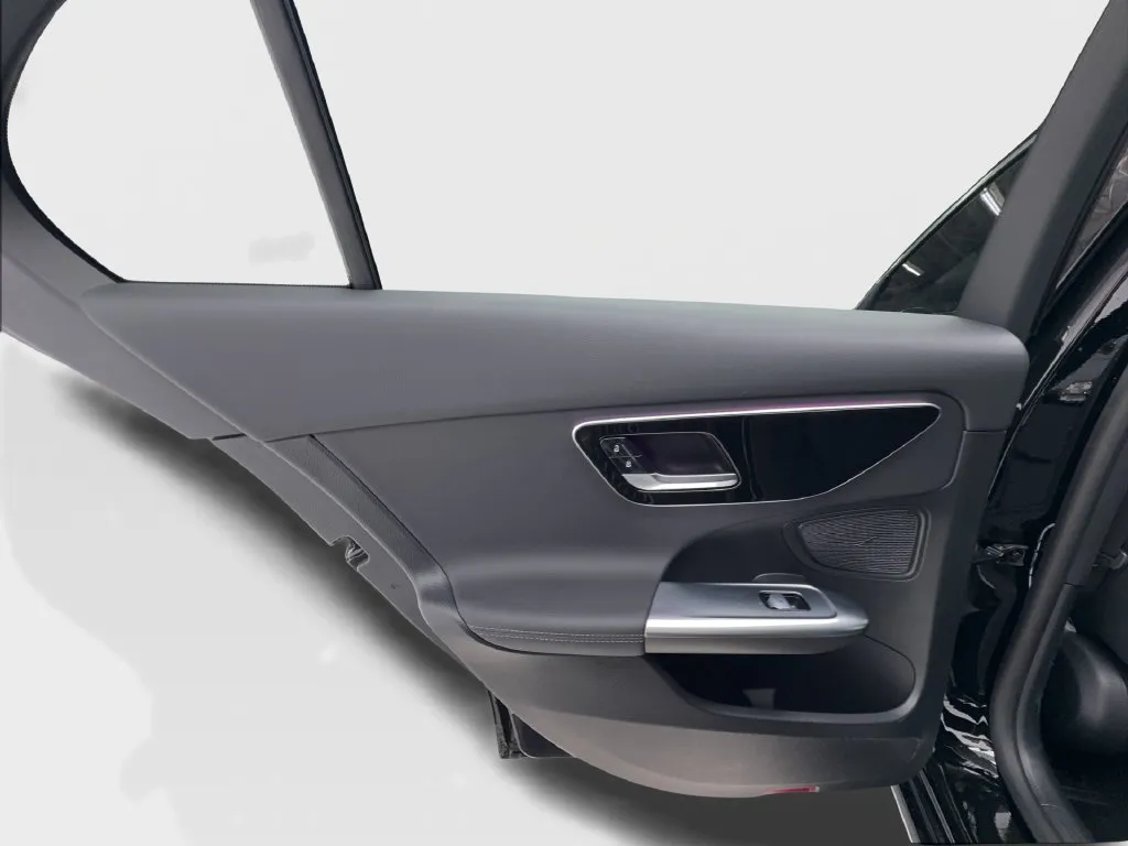 Mercedes-Benz C-Class photo 28