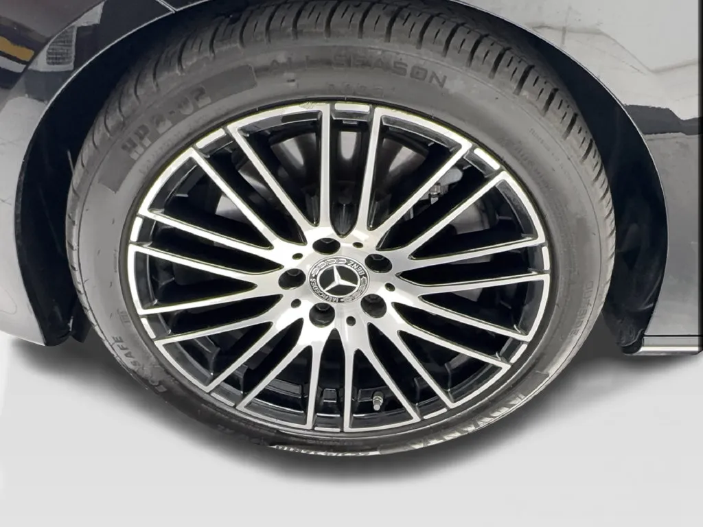 Mercedes-Benz C-Class photo 15