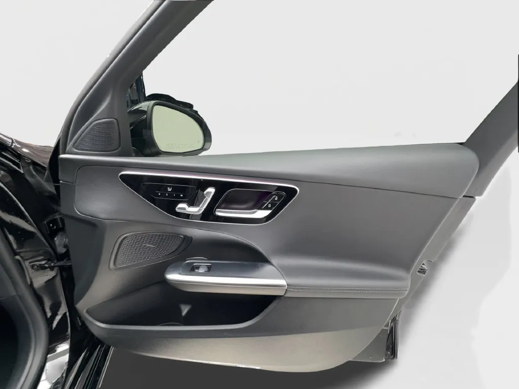 Mercedes-Benz C-Class photo 35