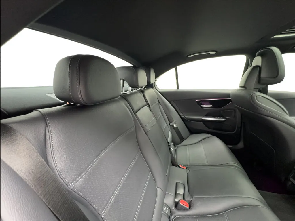 Mercedes-Benz C-Class photo 30