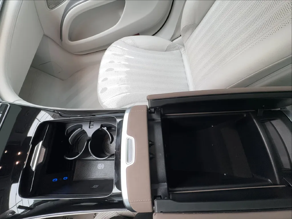 Mercedes-Benz EQS photo 50