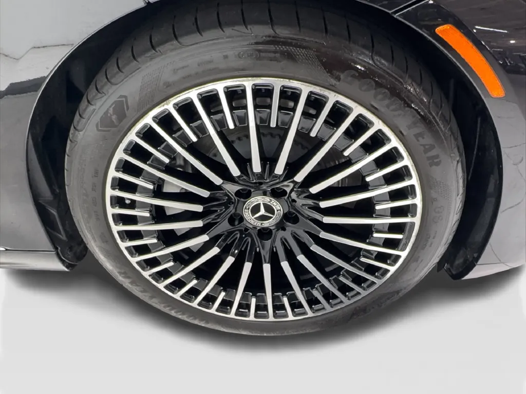 Mercedes-Benz EQS photo 16