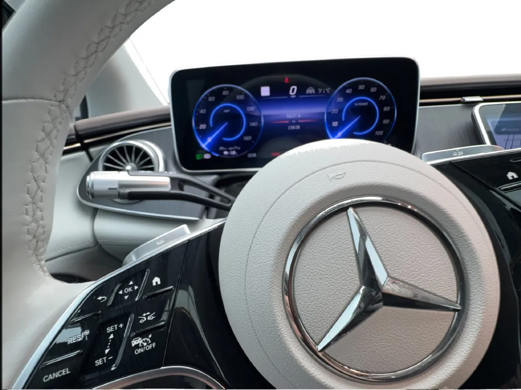 Mercedes-Benz EQS photo 44