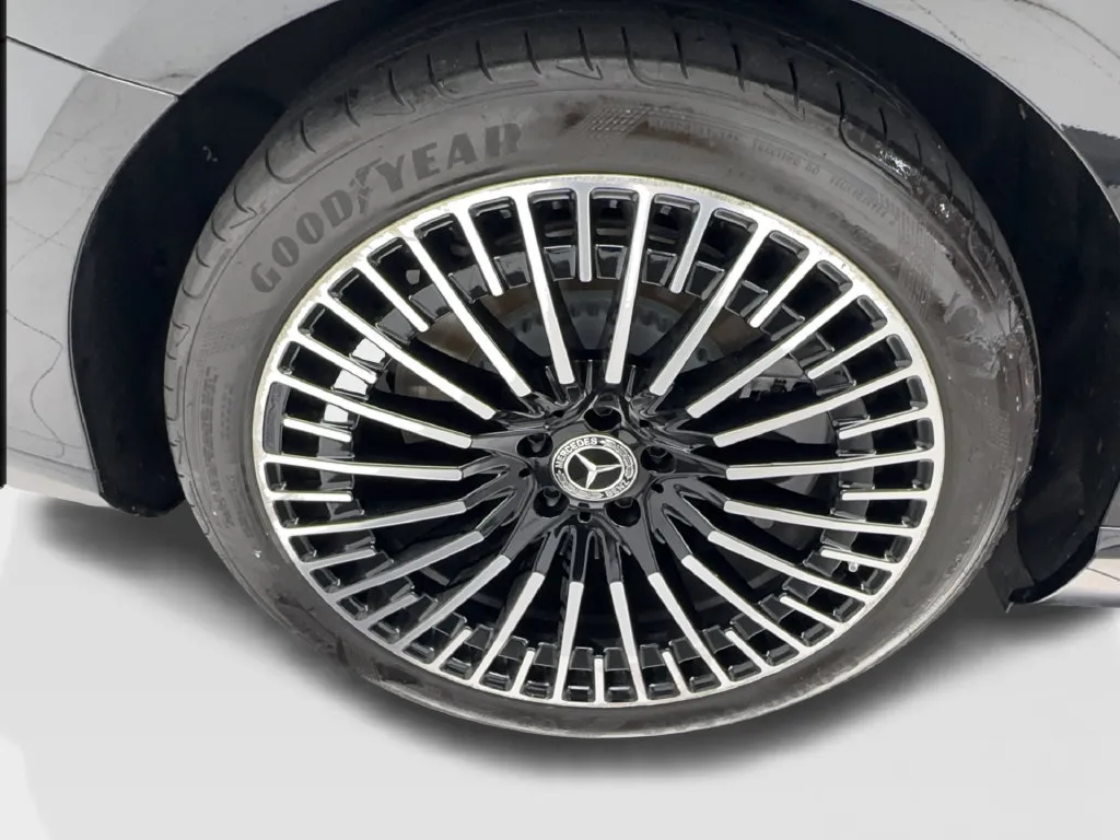 Mercedes-Benz EQS photo 18