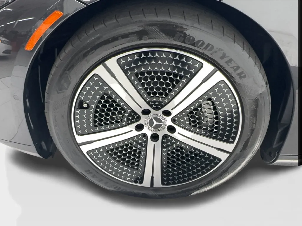 Mercedes-Benz EQS photo 14