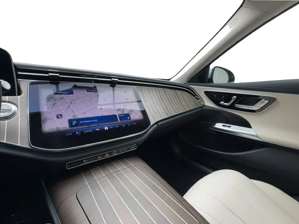 Mercedes-Benz E-Class photo 41