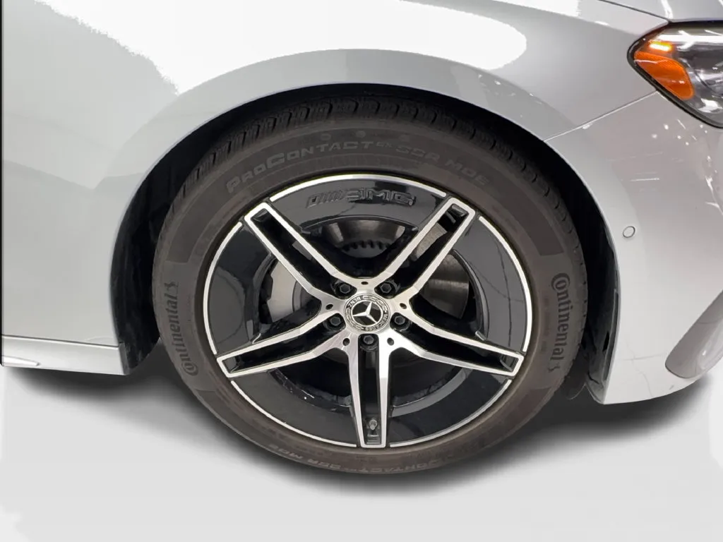 Mercedes-Benz E-Class photo 15