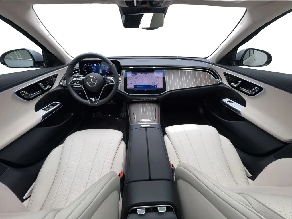 Mercedes-Benz E-Class photo 36