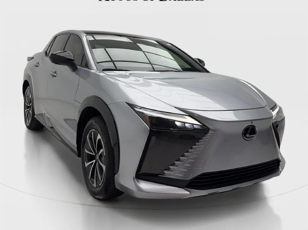 Lexus RZ photo 3