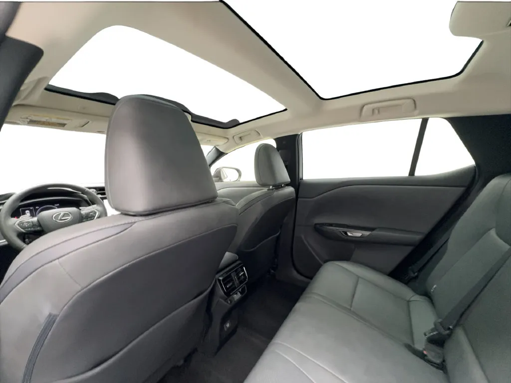 Lexus RZ photo 26
