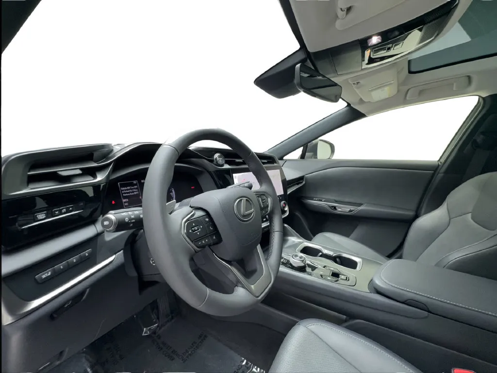Lexus RZ photo 22