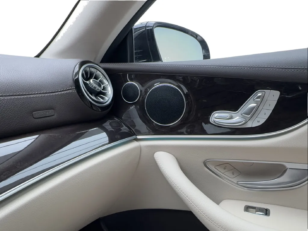 Mercedes-Benz E-Class photo 41