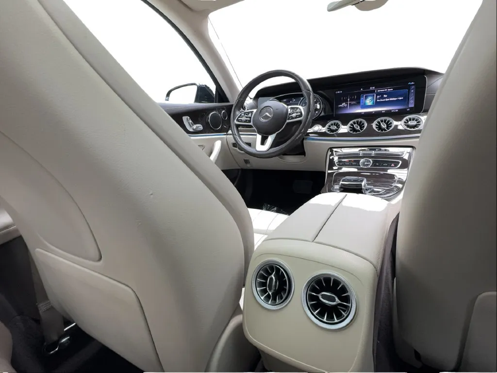 Mercedes-Benz E-Class photo 35