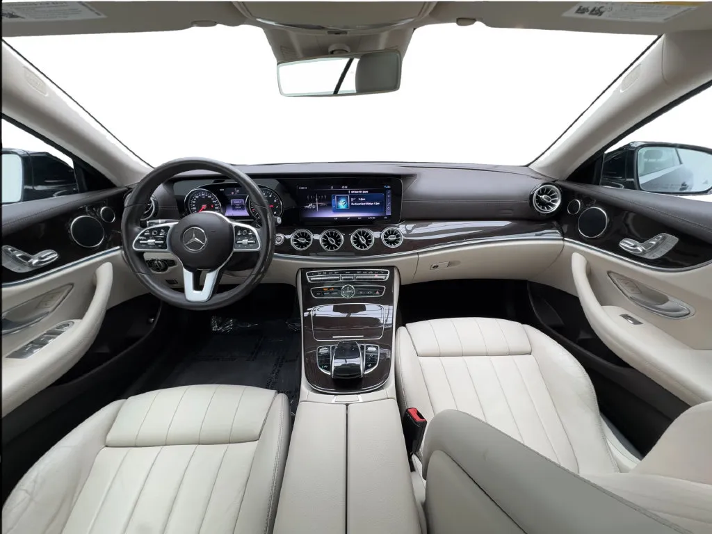 Mercedes-Benz E-Class photo 34