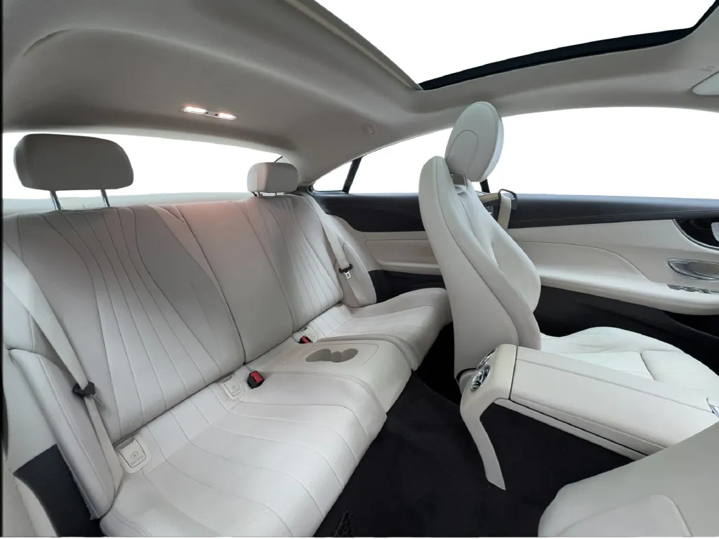 Mercedes-Benz E-Class photo 29