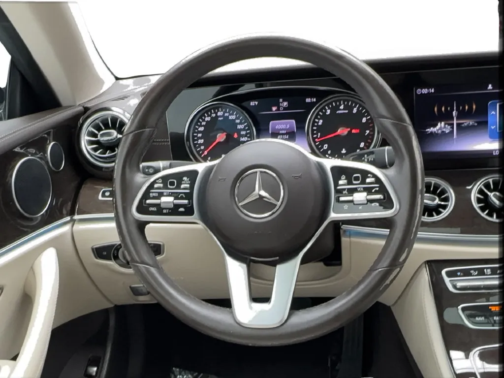 Mercedes-Benz E-Class photo 33