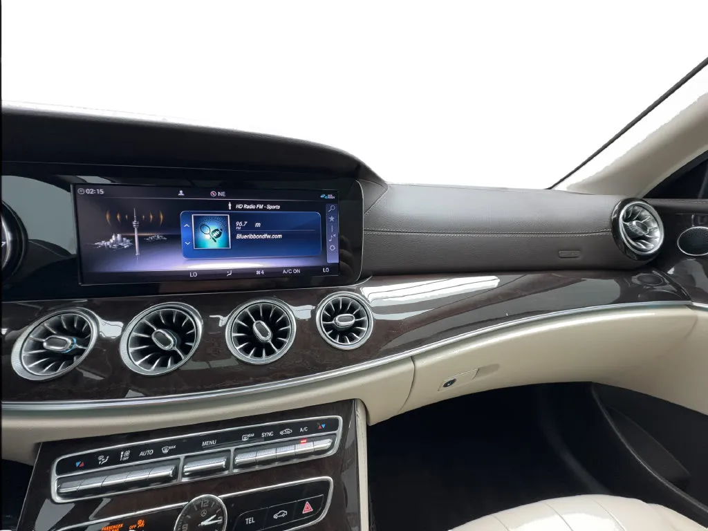 Mercedes-Benz E-Class photo 40